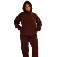 deuXros plumwood sweatpants women’s lifestyle shot, 420 gsm heavyweight fleece, relaxed tapered fit